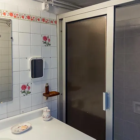 בית נופש Charming House Garden & Garage *
