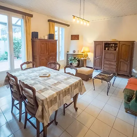 Charming House Garden & Garage בית נופש טולוז